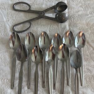 Vintage Kitchen Bundle – 10 Serrated spoons + Antique Melon Baller